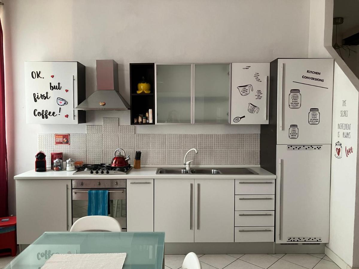 Appartamento Incantevole A ปาร์มา ภายนอก รูปภาพ